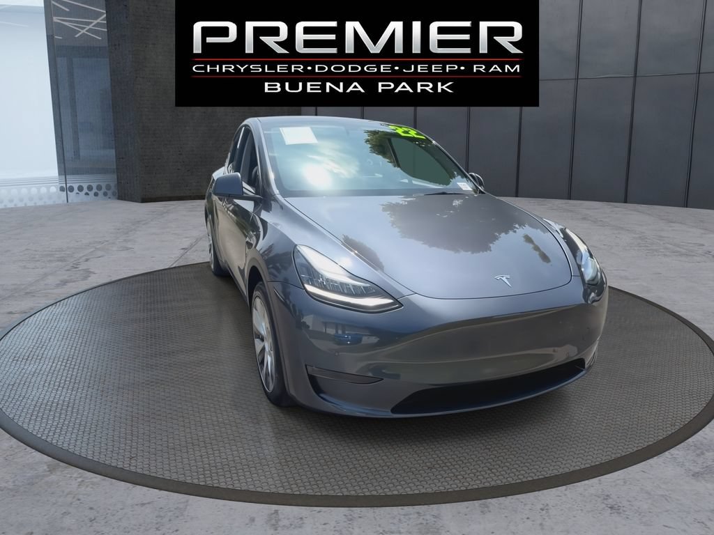Used 2022 Tesla Model Y Long Range AWD/4WD image 2