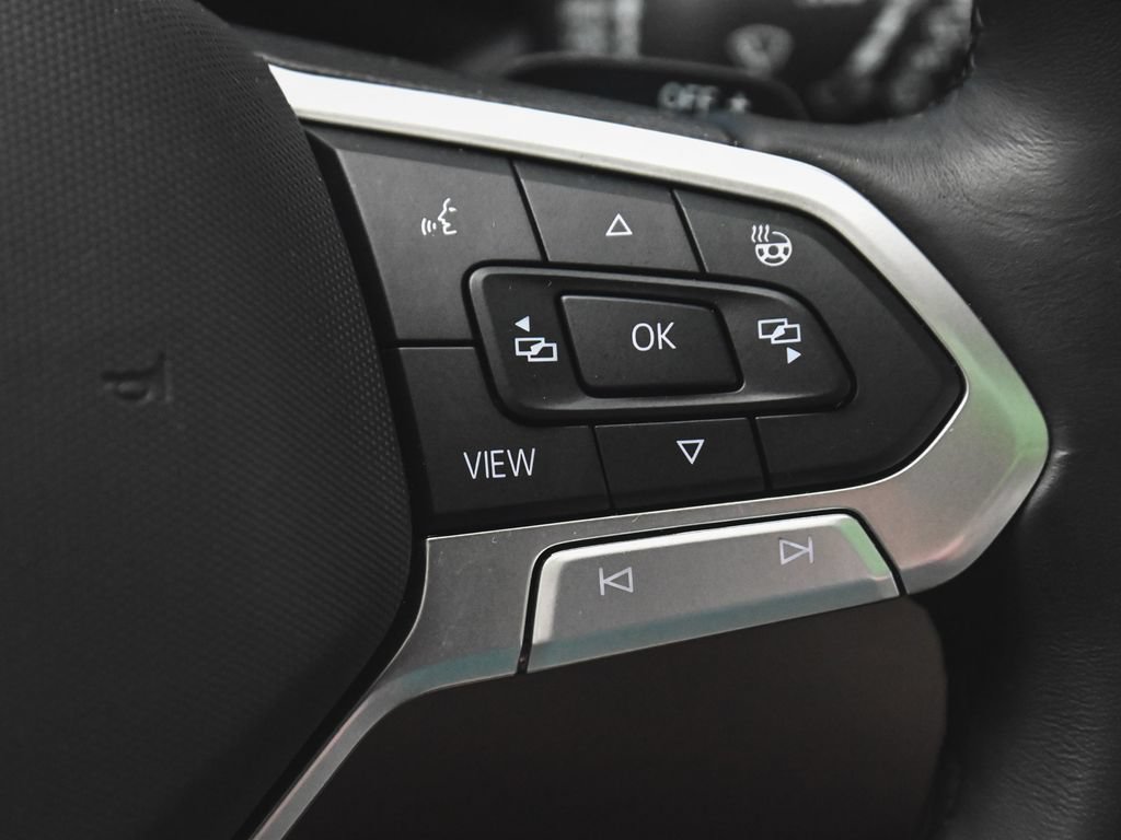 Used 2025 Volkswagen Atlas SEL Premium R-Line AWD/4WD image 32