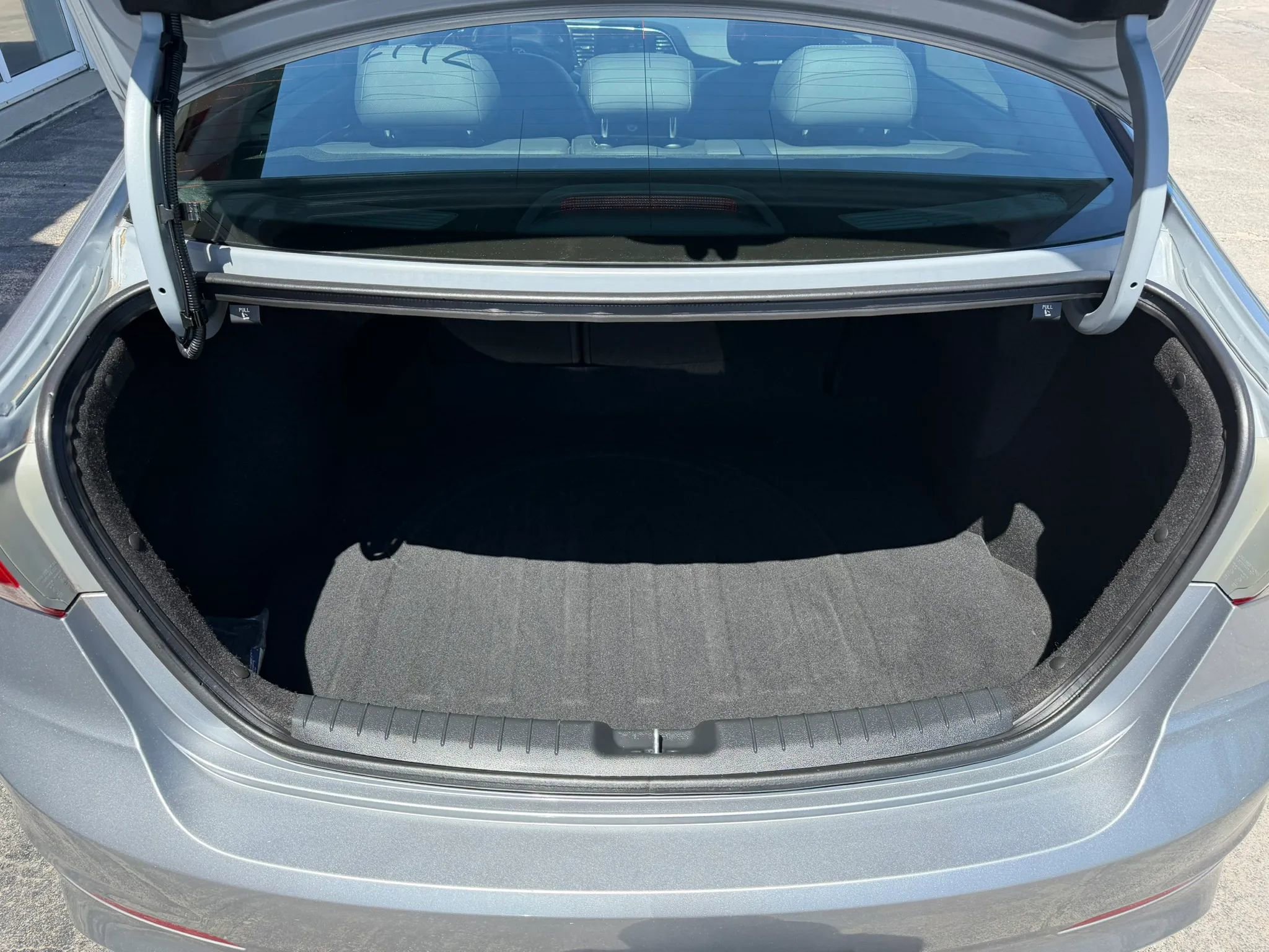 Used 2017 Hyundai Elantra Limited FWD image 8