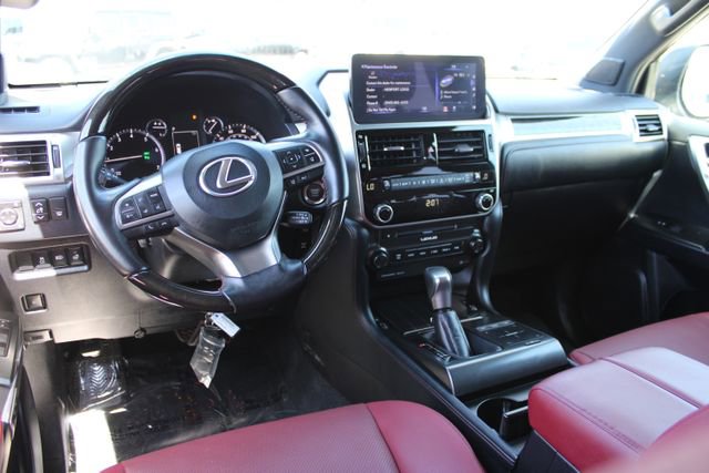 Used 2023 Lexus GX 460 Premium w/ Premium Package image 16