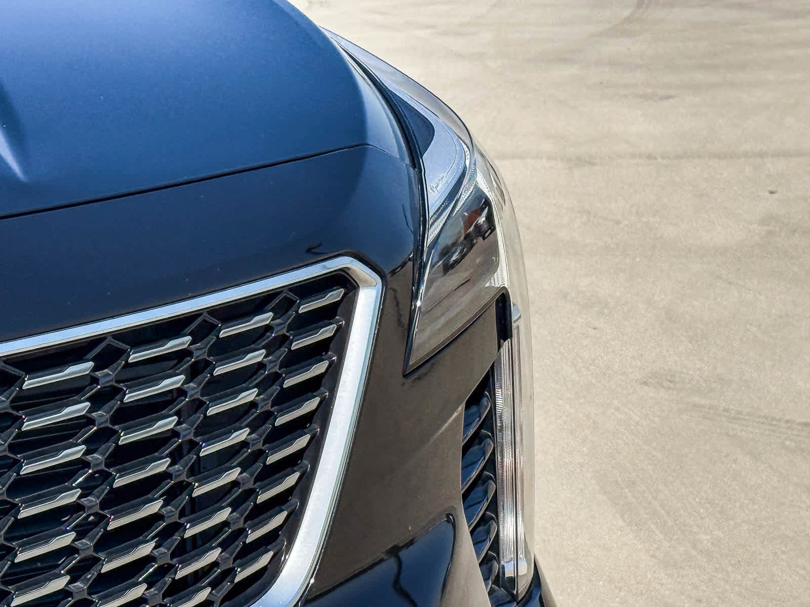 Used 2020 Cadillac XT4 Premium Luxury w/ Driver Awareness Package AWD/4WD image 7