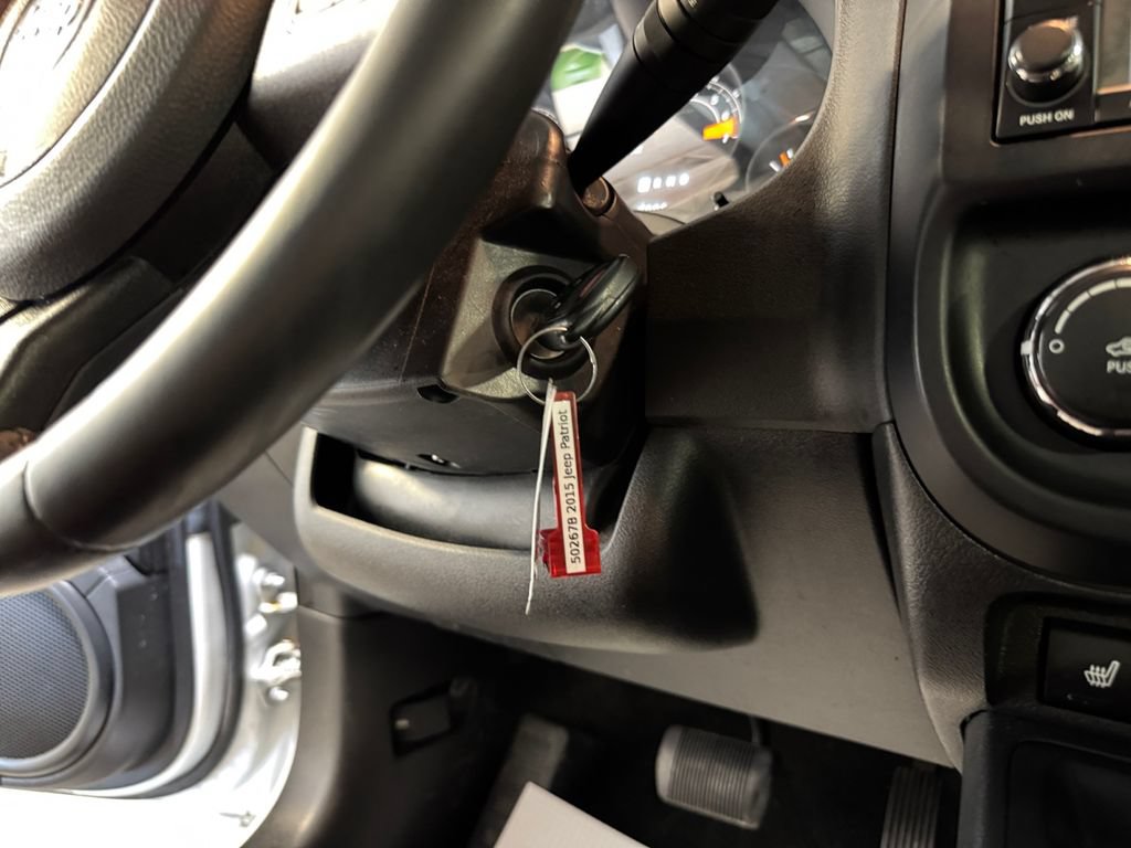 Used 2015 Jeep Patriot High Altitude AWD/4WD image 29