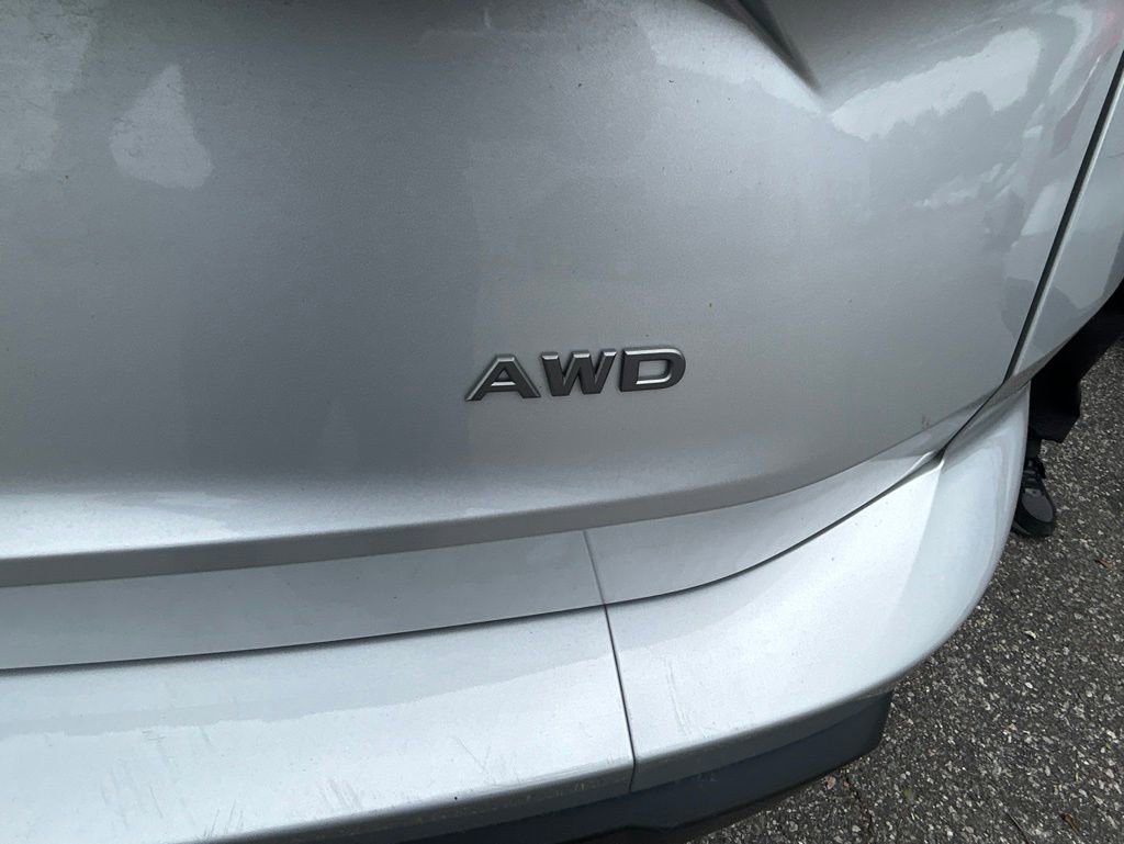 Used 2024 Nissan Rogue S AWD/4WD image 13