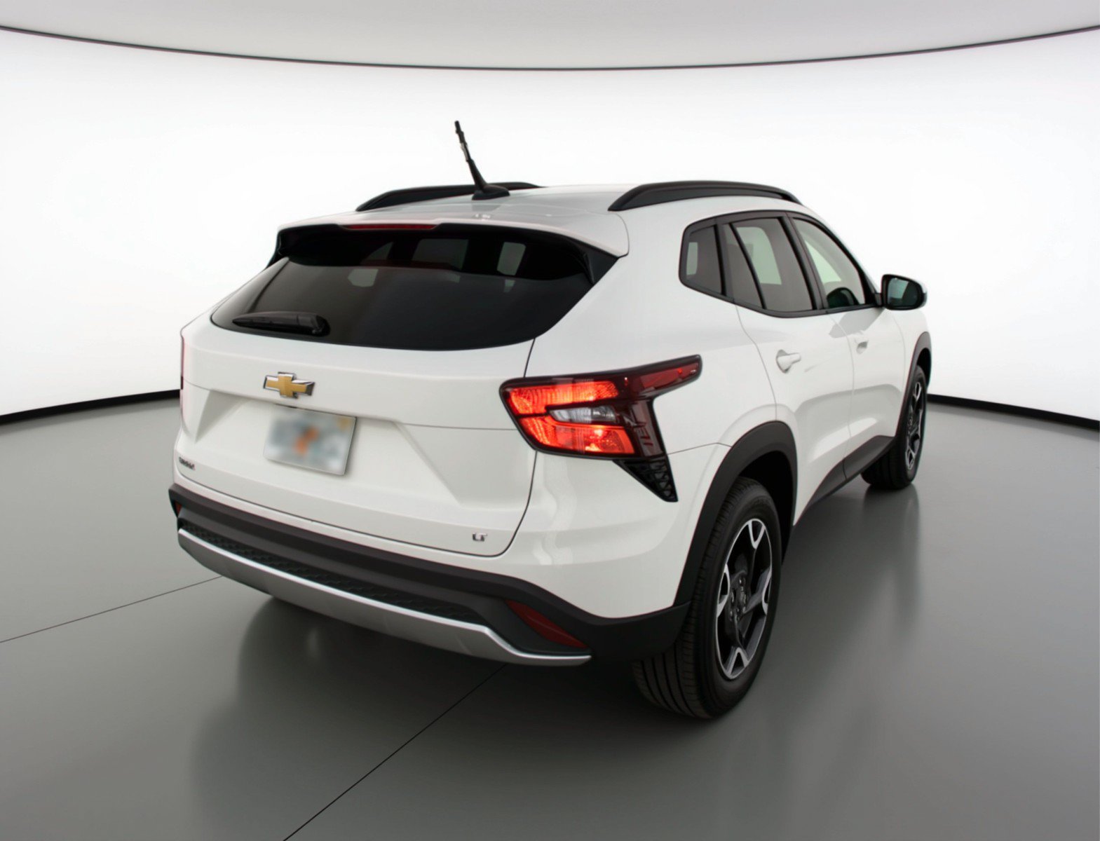 Used 2025 Chevrolet Trax LT FWD image 9