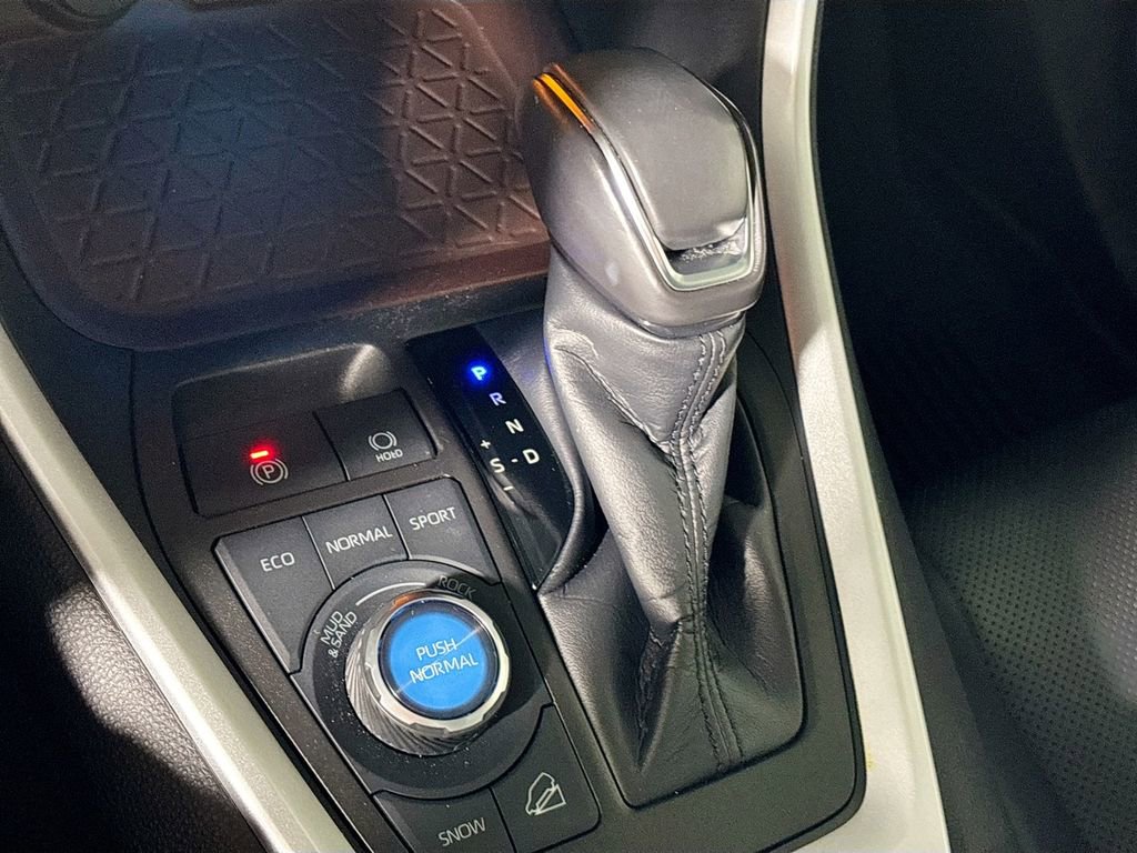 Used 2022 Toyota RAV4 Limited w/ Limited Grade Weather Package image 17