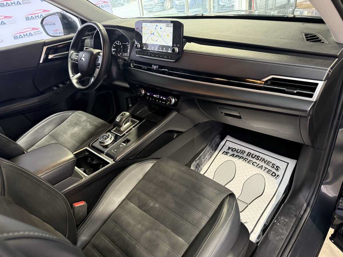 Used 2024 Mitsubishi Outlander AWD image 51