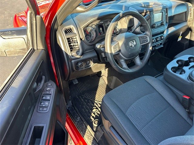 Used 2024 RAM 2500 Tradesman w/ Chrome Appearance Group image 27