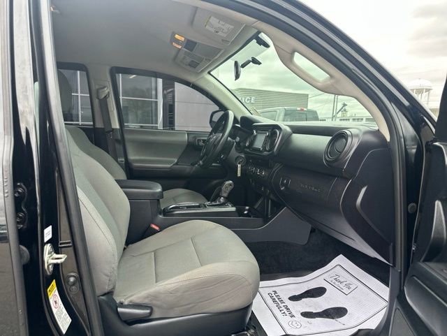 Used 2017 Toyota Tacoma SR w/ Tow Package AWD/4WD image 9