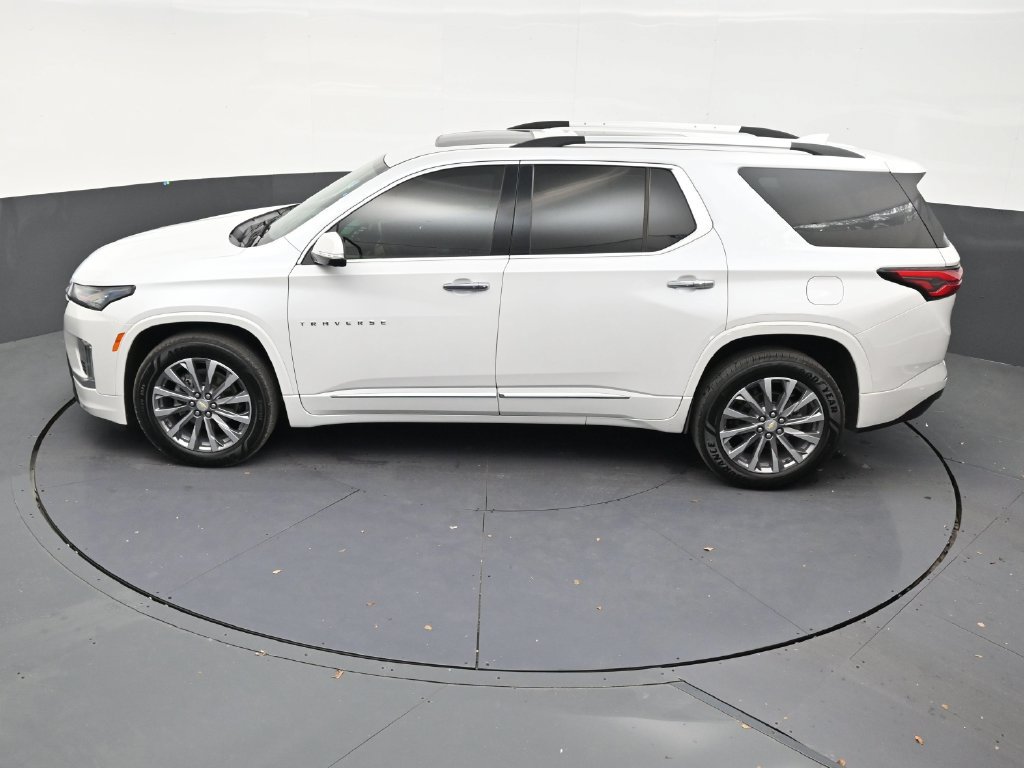 Used 2022 Chevrolet Traverse Premier FWD image 13