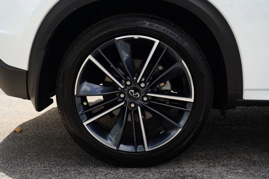 Used 2025 INFINITI QX55 Luxe w/ Cargo Package image 11