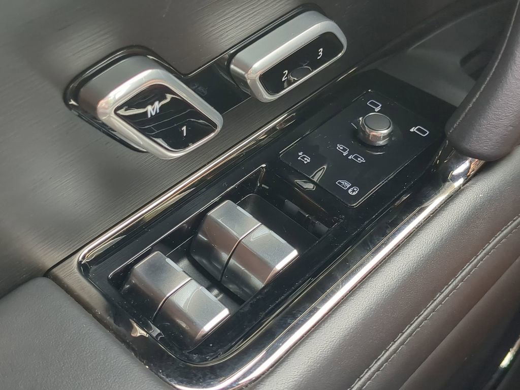 Used 2023 Land Rover Range Rover Sport SE Dynamic image 11