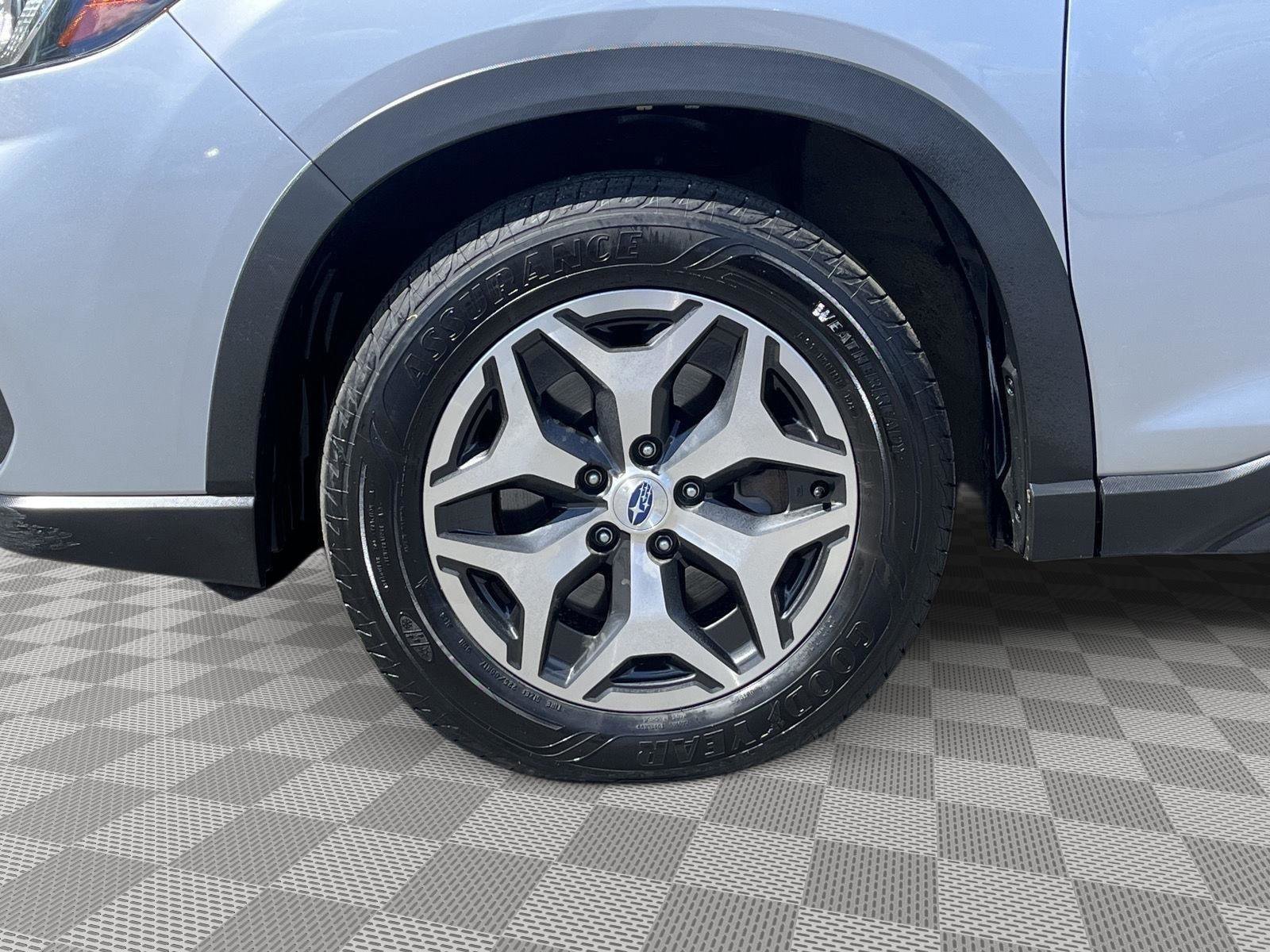 Used 2019 Subaru Forester Premium AWD/4WD image 9