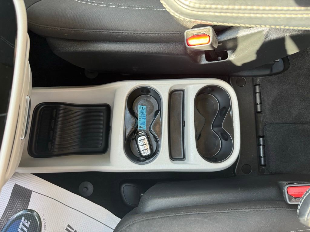 Used 2022 Chrysler Voyager LX FWD image 37