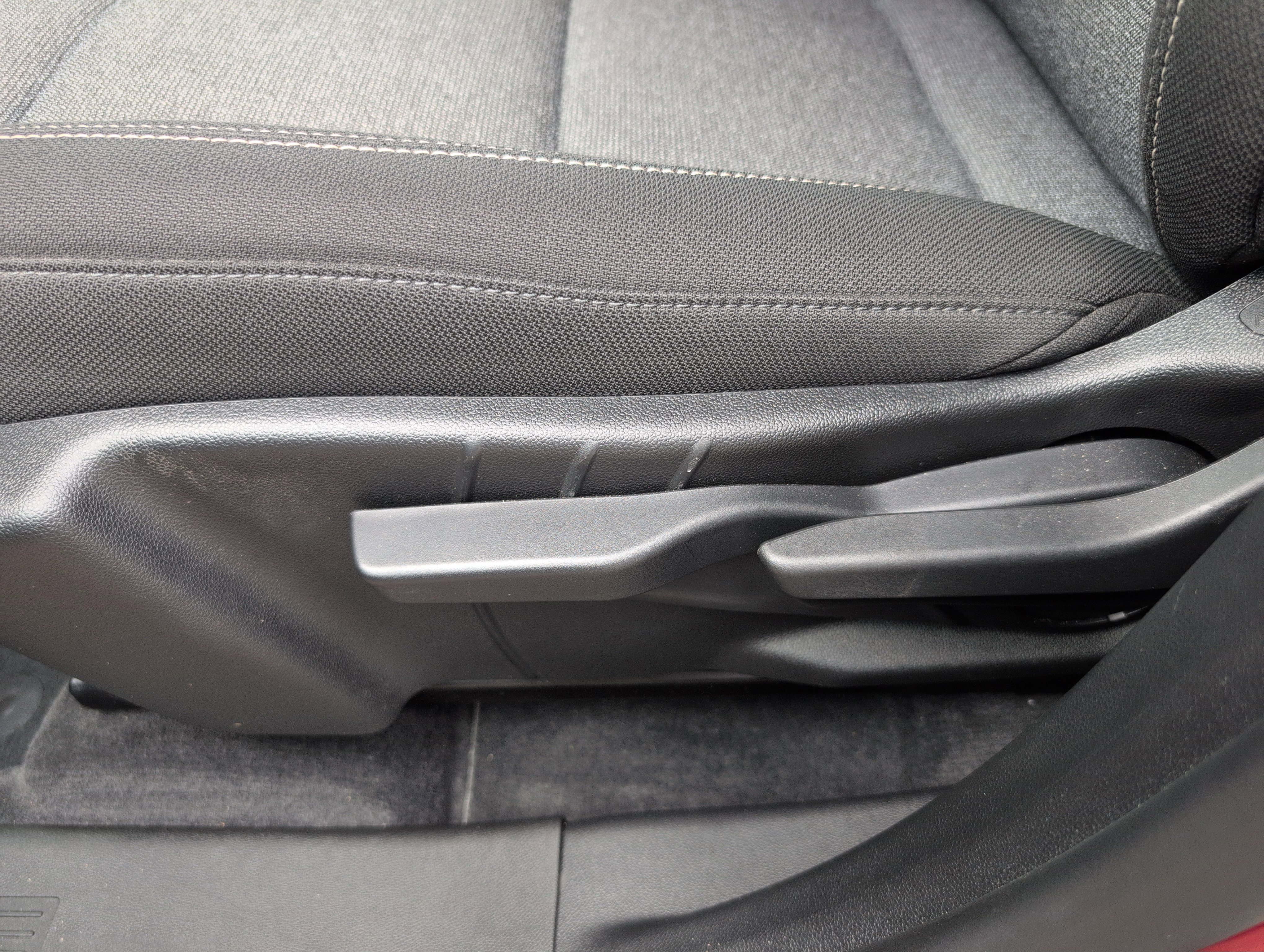 Used 2025 GMC Terrain Elevation image 11