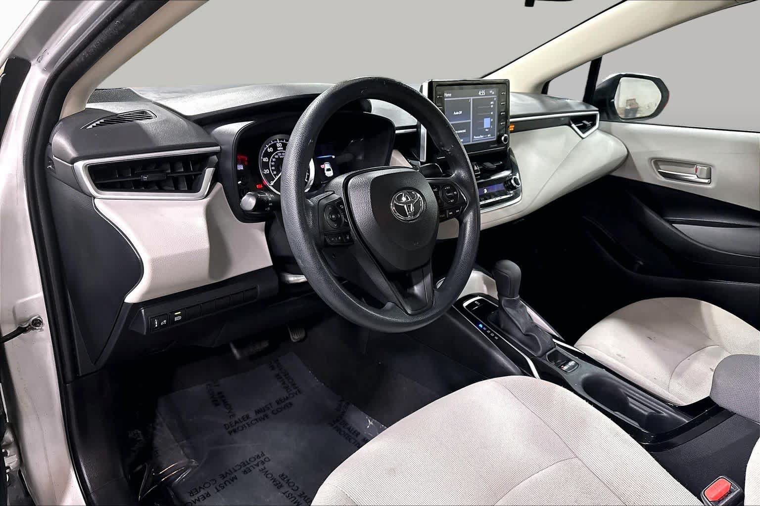 Used 2021 Toyota Corolla LE FWD image 17