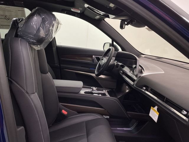 New 2026 Cadillac Vistiq Sport w/ LPO, Floor Liner Package image 25