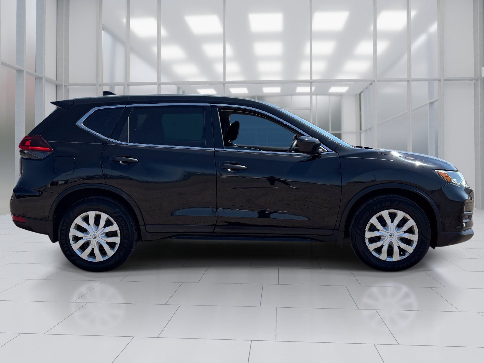 Used 2020 Nissan Rogue S FWD image 7