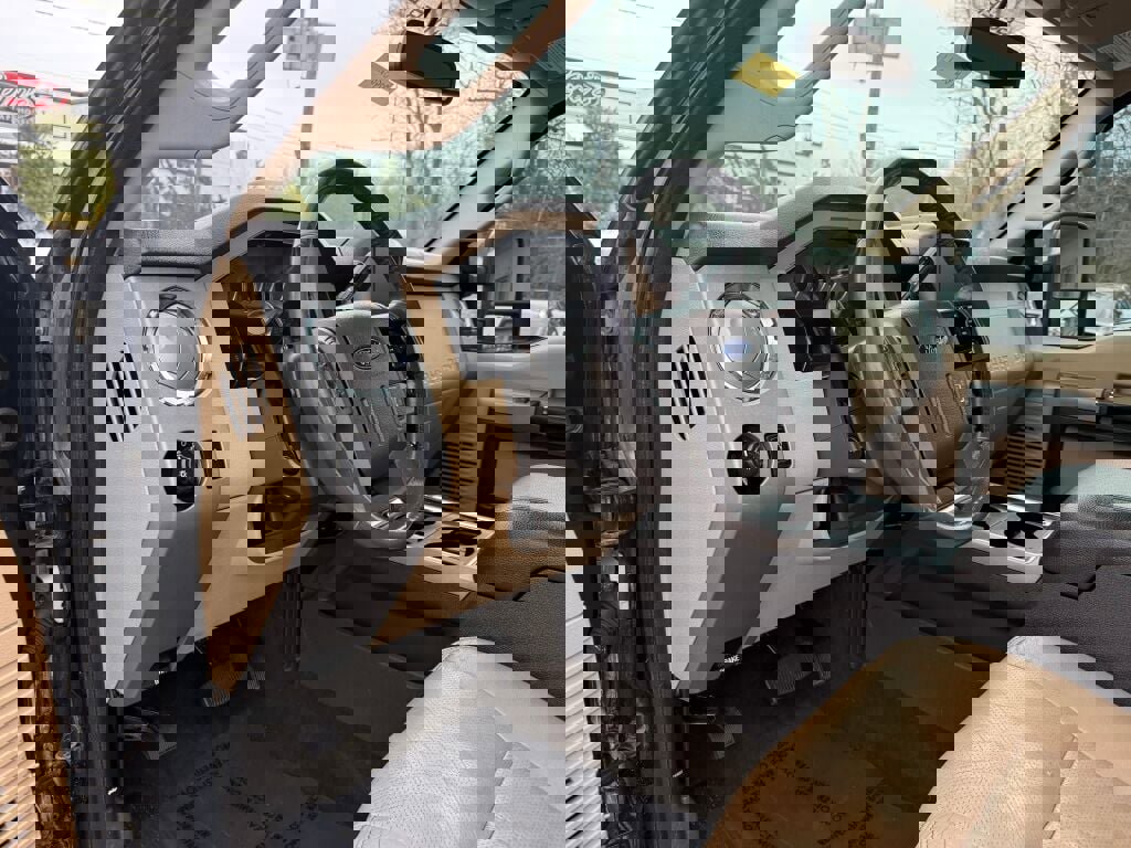 Used 2016 Ford F350 Lariat w/ Chrome Package image 11