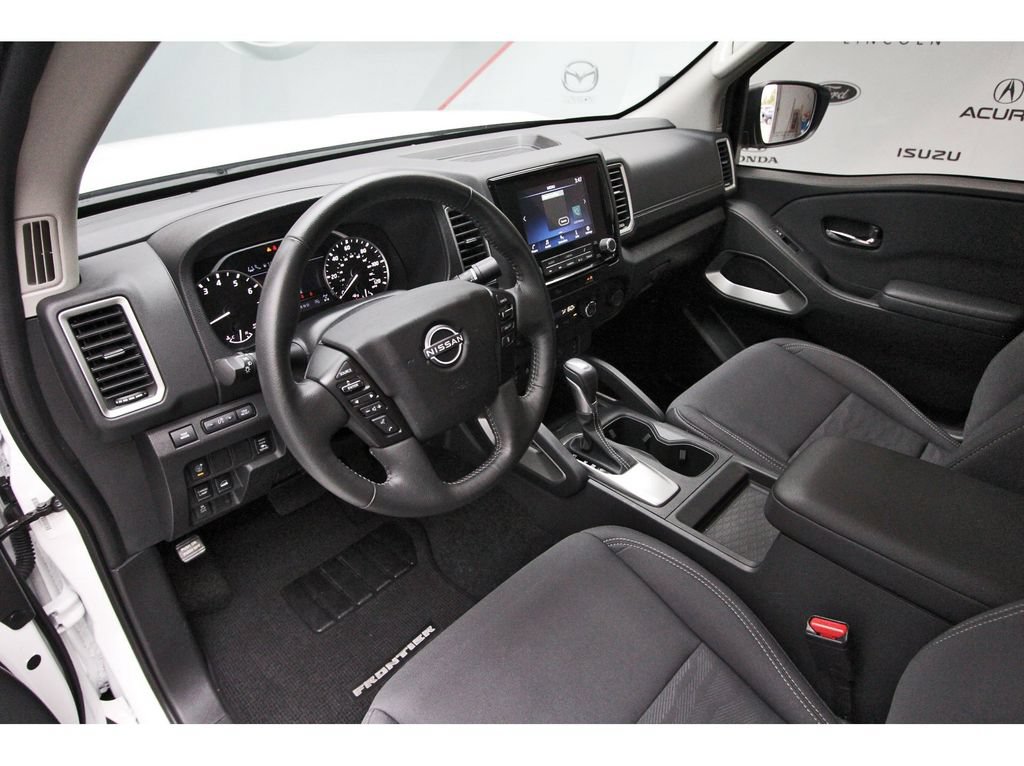 Used 2024 Nissan Frontier SV w/ SV Convenience Package AWD/4WD image 16