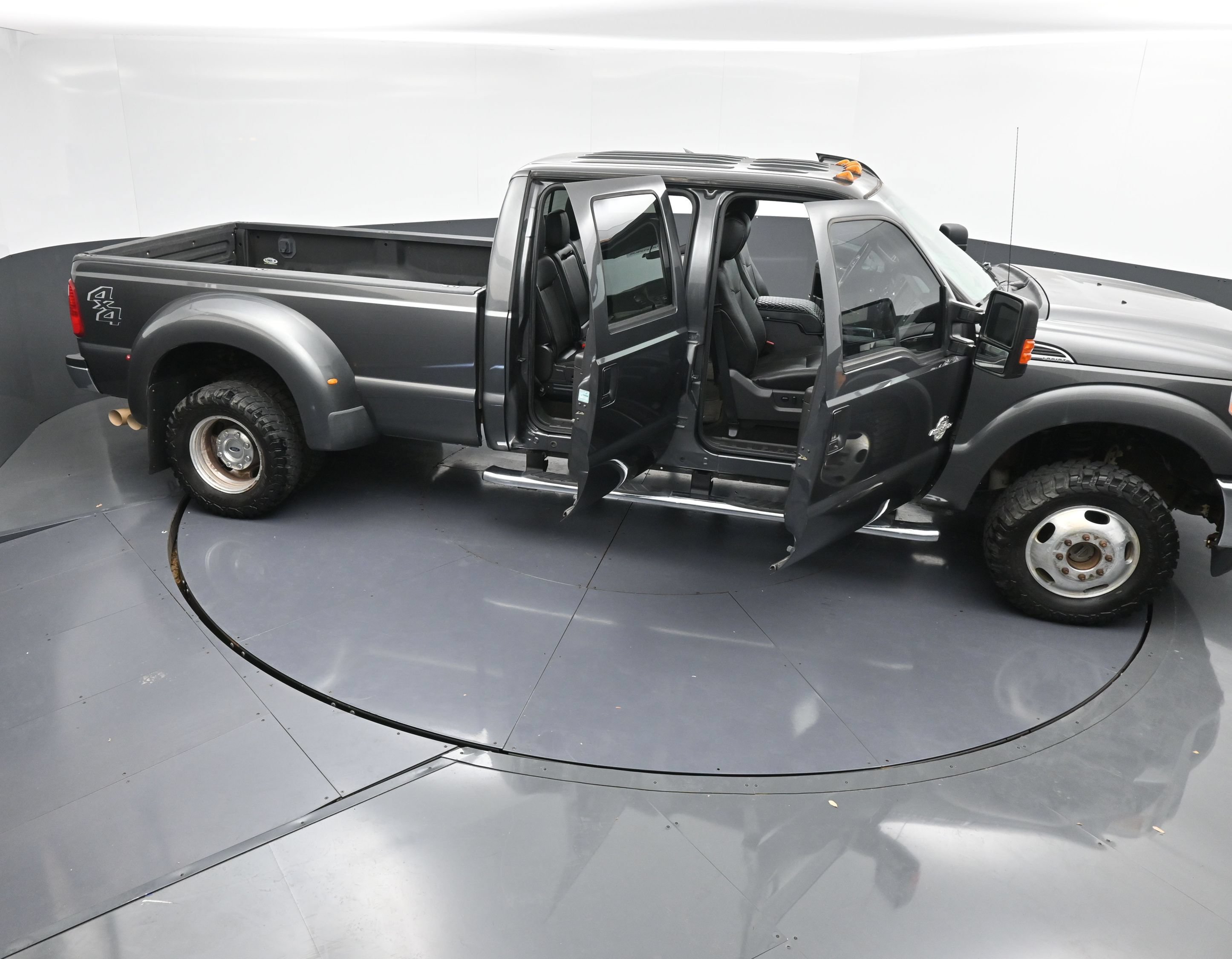 Used 2015 Ford F350 Lariat w/ Lariat Interior Package AWD/4WD image 44