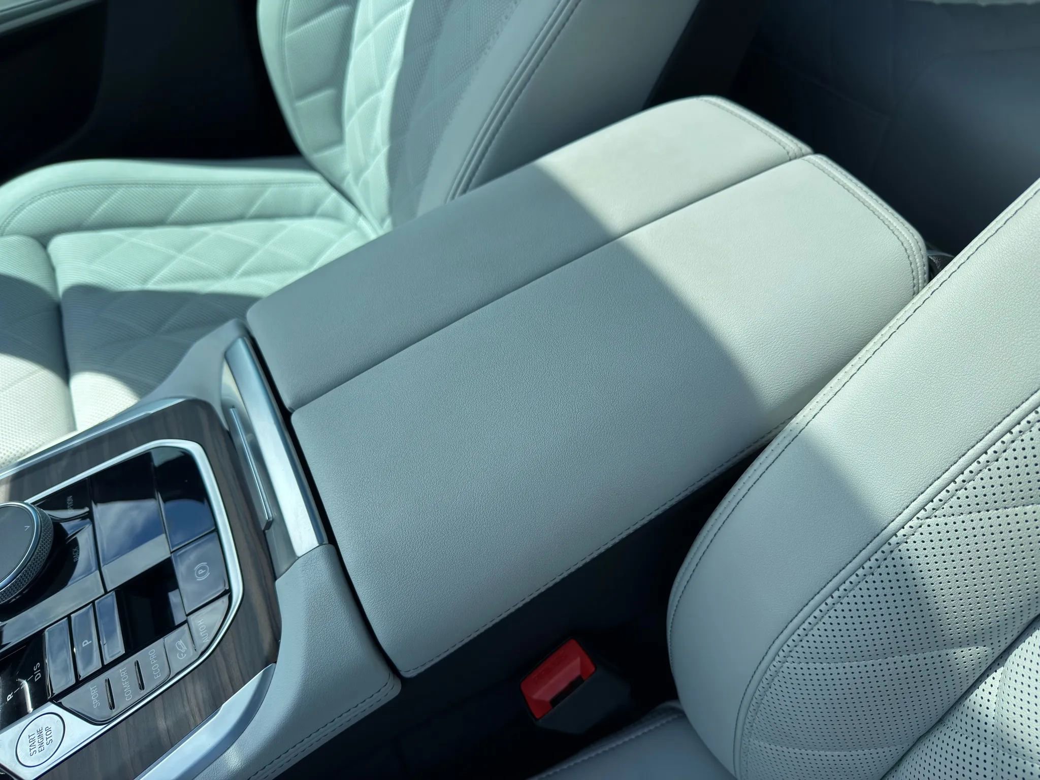 Used 2024 BMW X5 xDrive40i w/ M Sport Package image 33