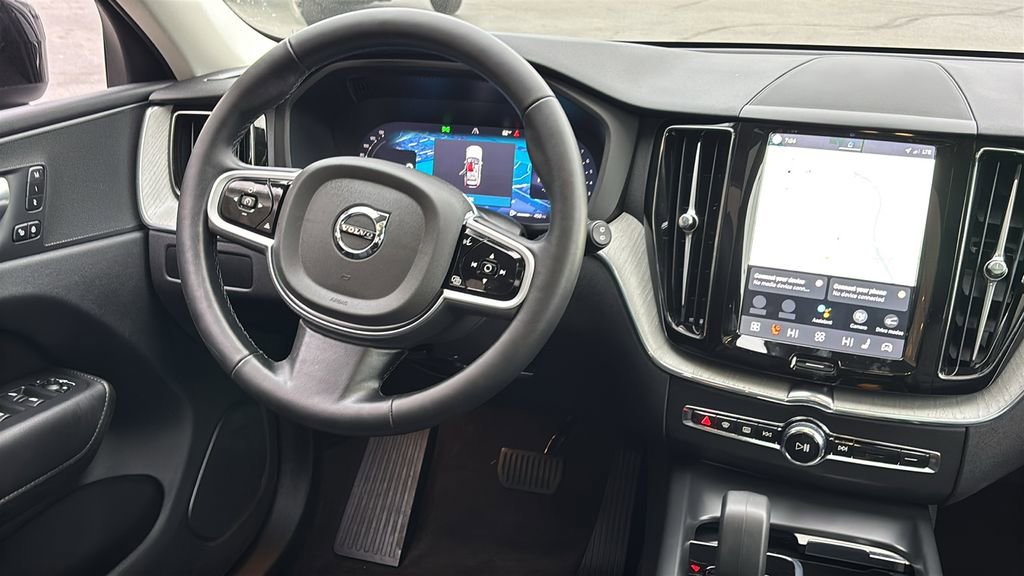 Certified 2025 Volvo XC60 B5 Plus AWD/4WD image 7