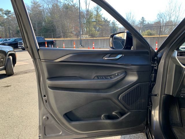 Used 2025 Jeep Grand Cherokee L Altitude image 26