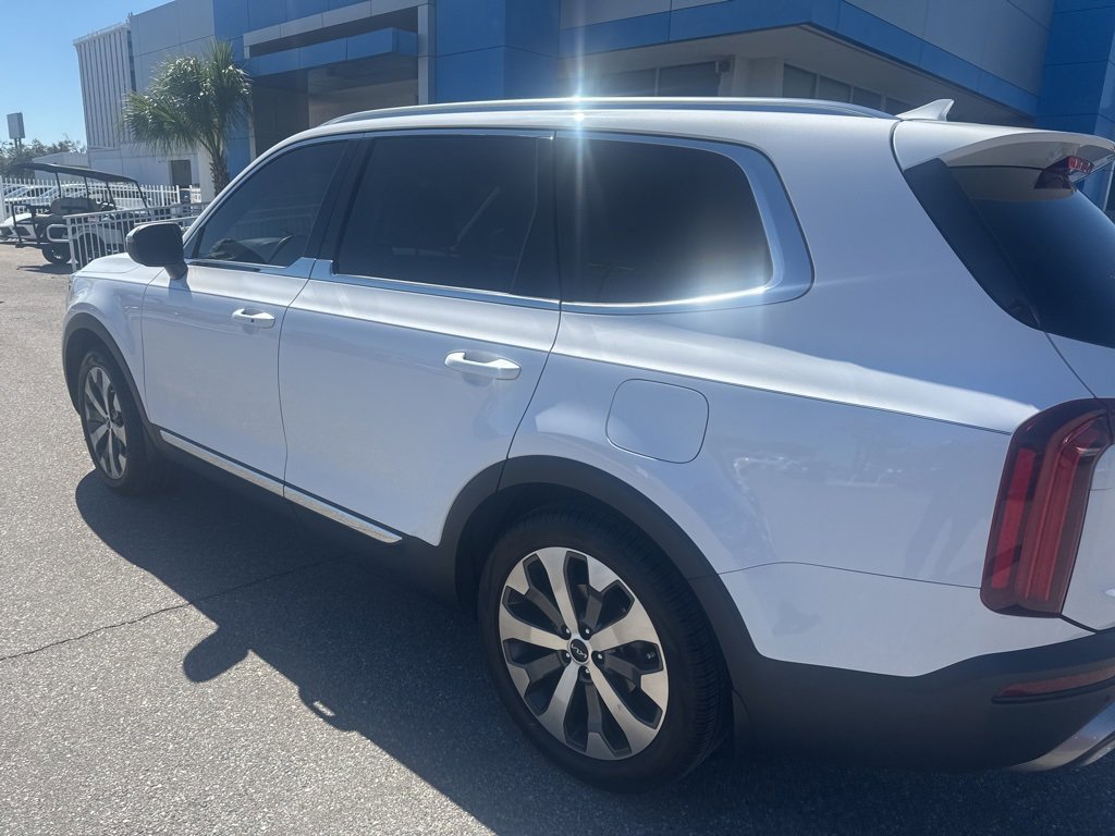 Used 2022 Kia Telluride EX w/ EX Premium Package image 4
