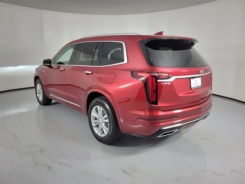 Certified 2025 Cadillac XT6 Luxury image 3
