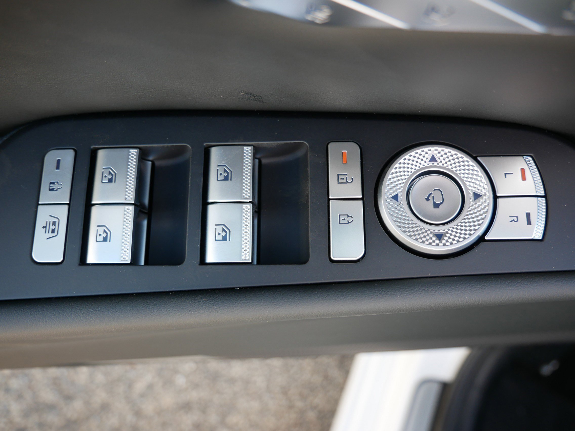 New 2025 Genesis G80 2.5T Advanced image 8