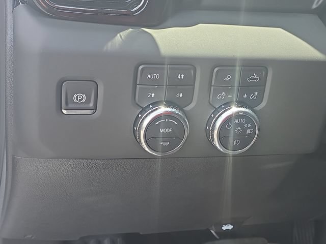 Used 2025 GMC Sierra 1500 AT4 w/ AT4 Premium Package AWD/4WD image 27