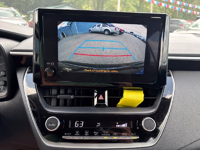 Used 2025 Toyota Corolla LE FWD image 15