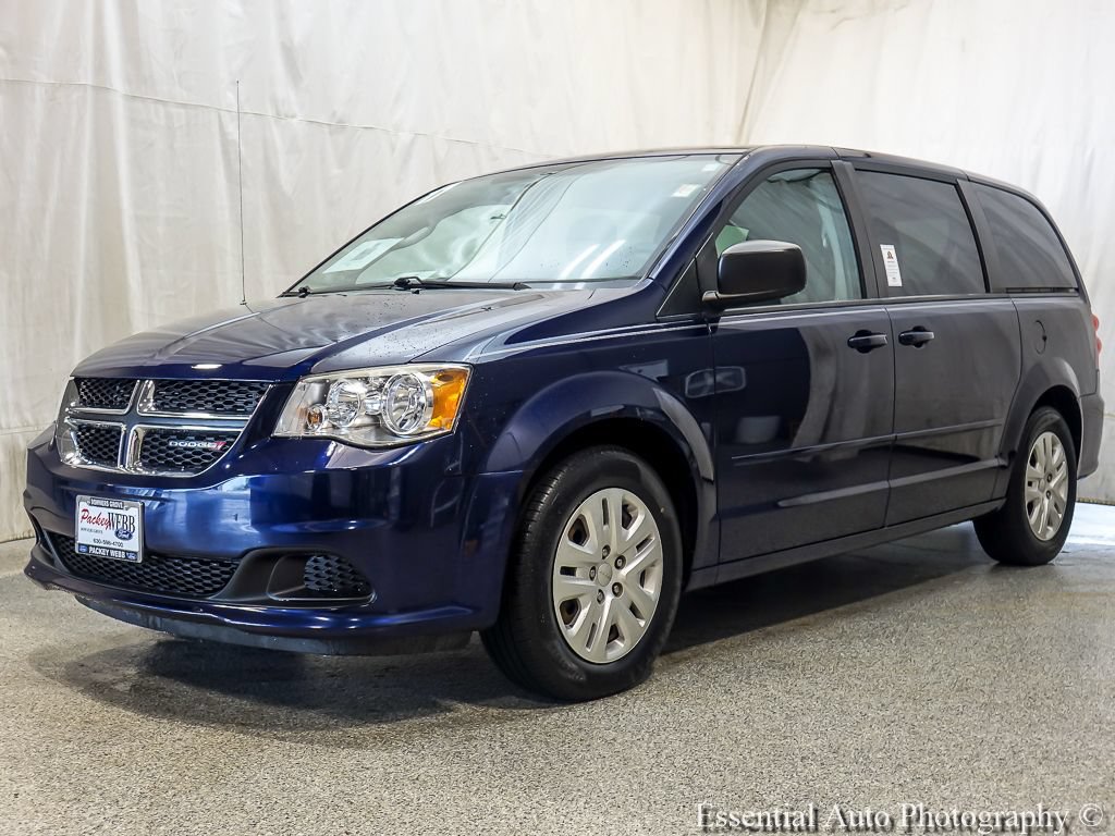 Used 2017 Dodge Grand Caravan SE FWD image 2