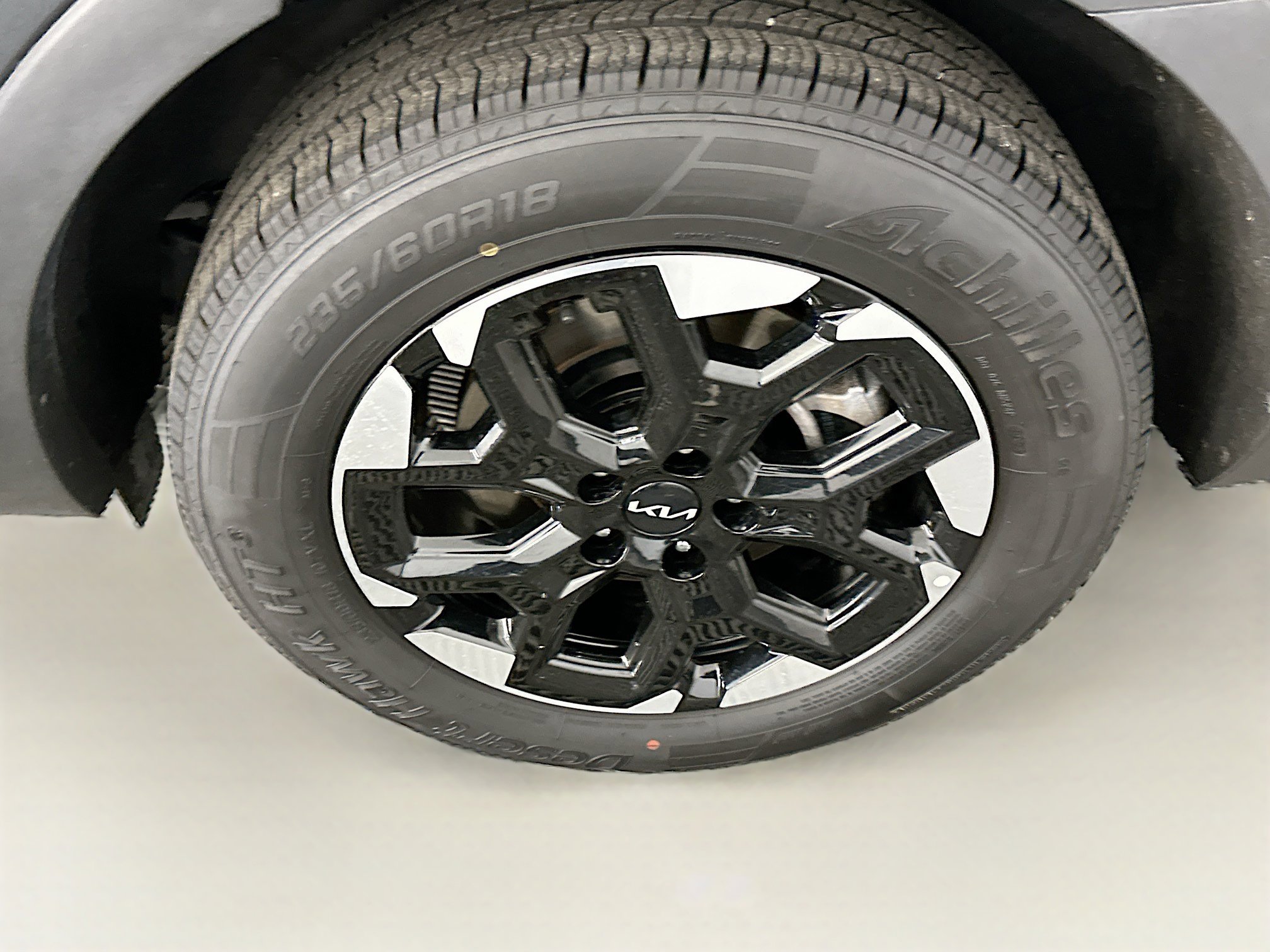 Used 2024 Kia Sorento S image 11