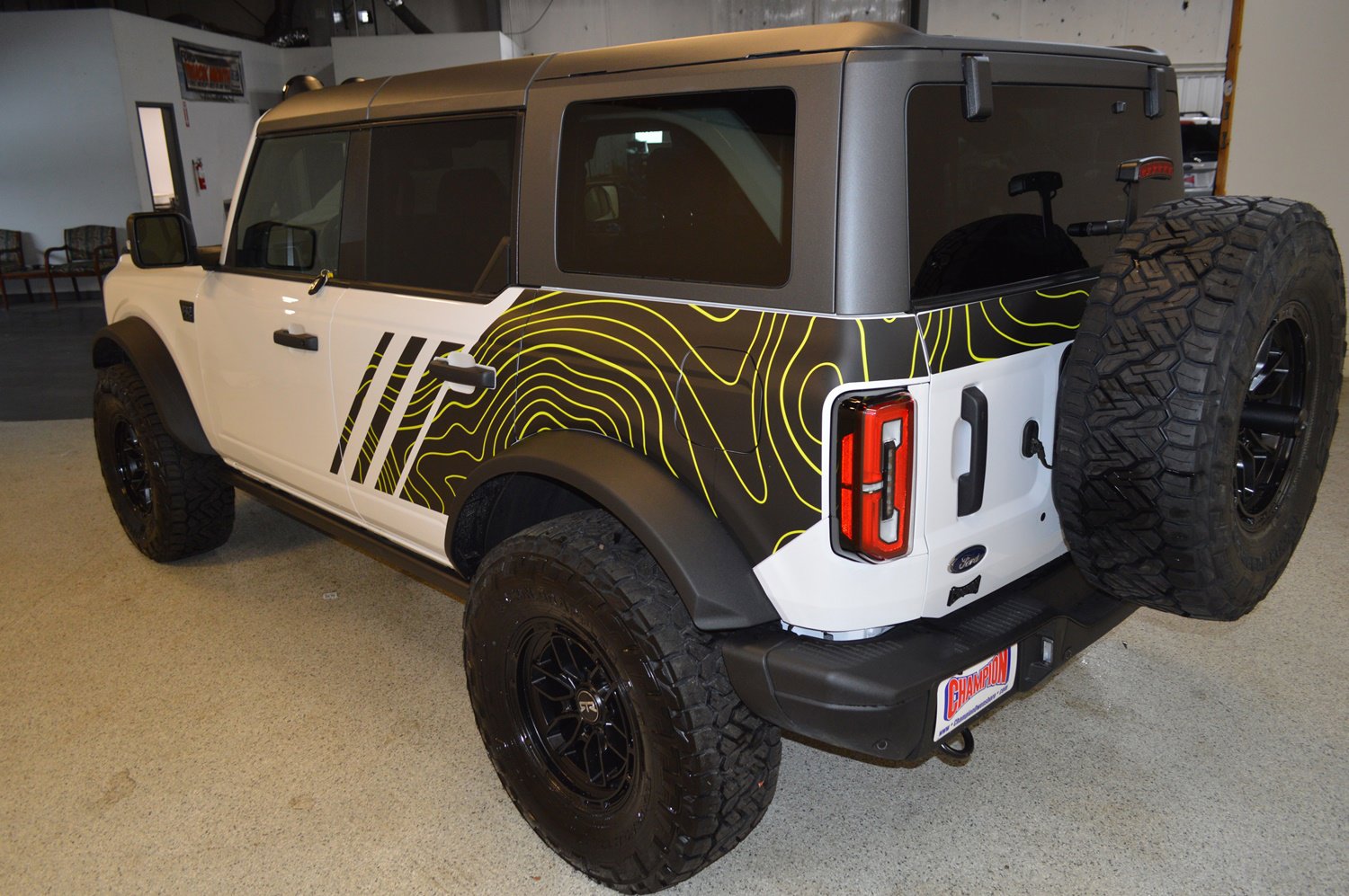 New 2025 Ford Bronco Badlands image 5