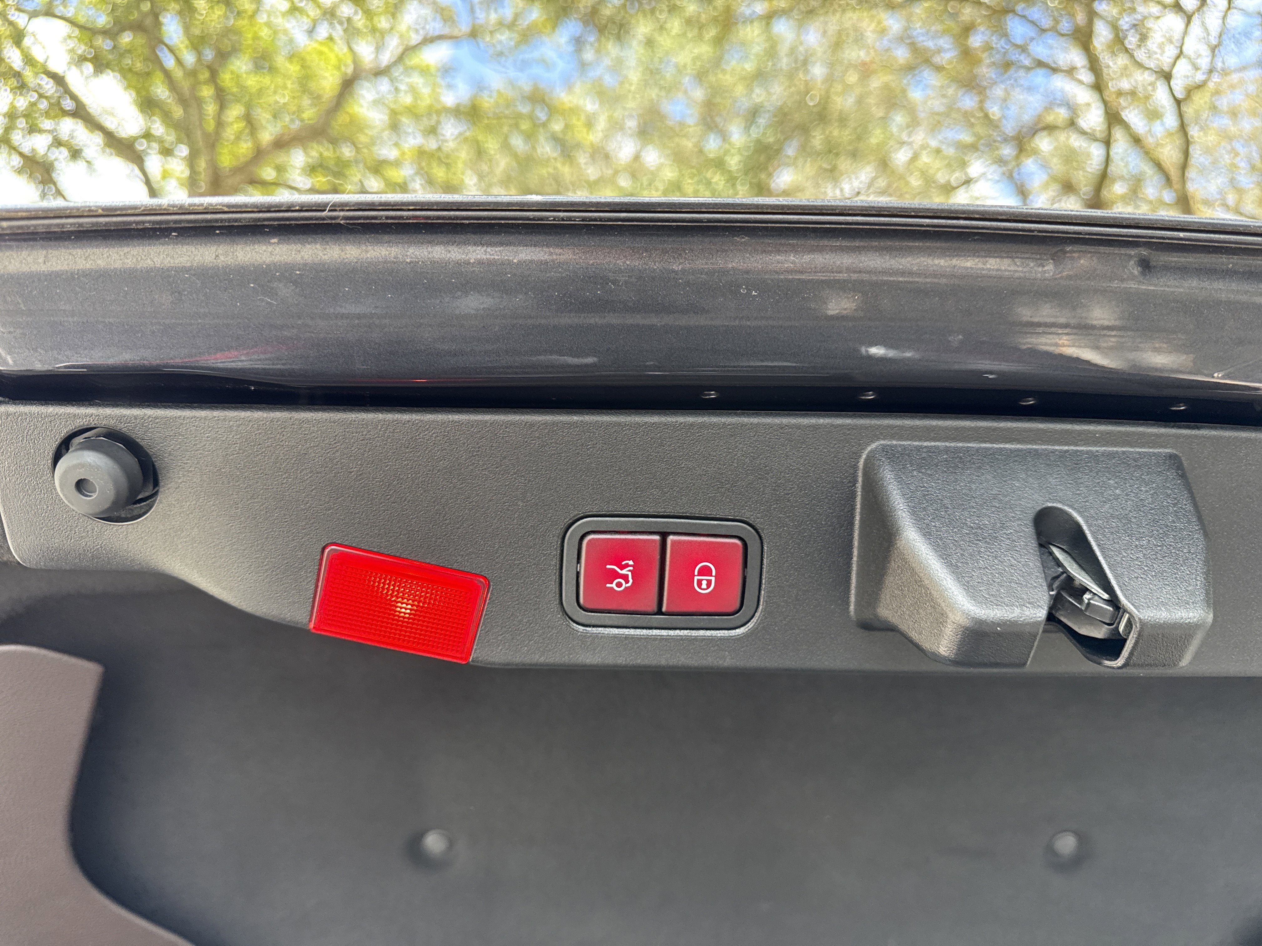 Used 2013 Mercedes-Benz SL 550 image 28