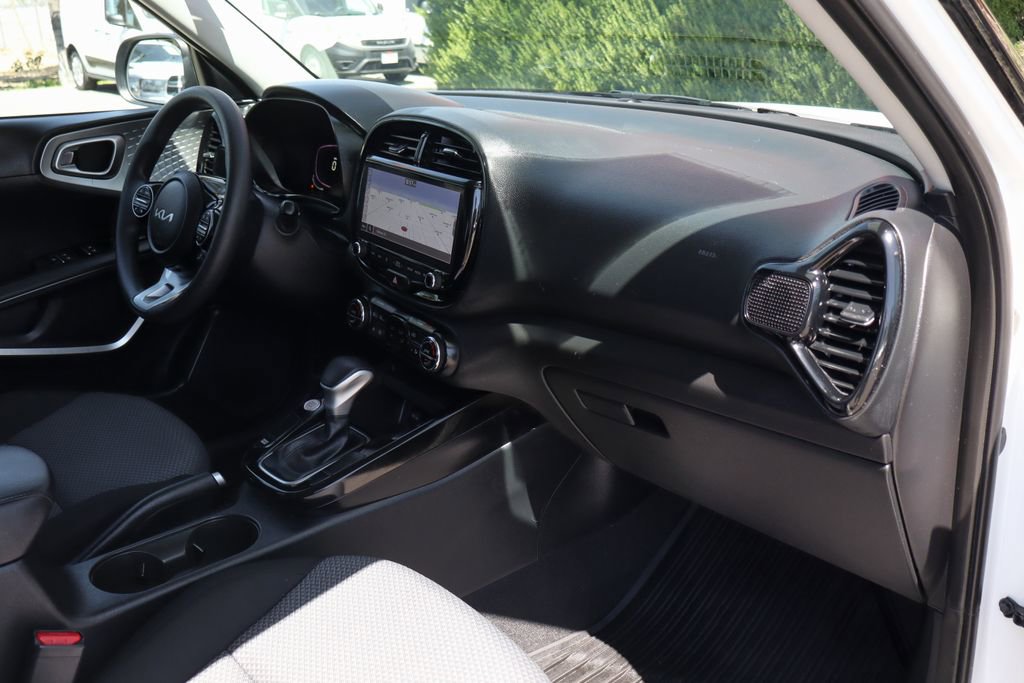 Used 2023 Kia Soul S FWD image 40