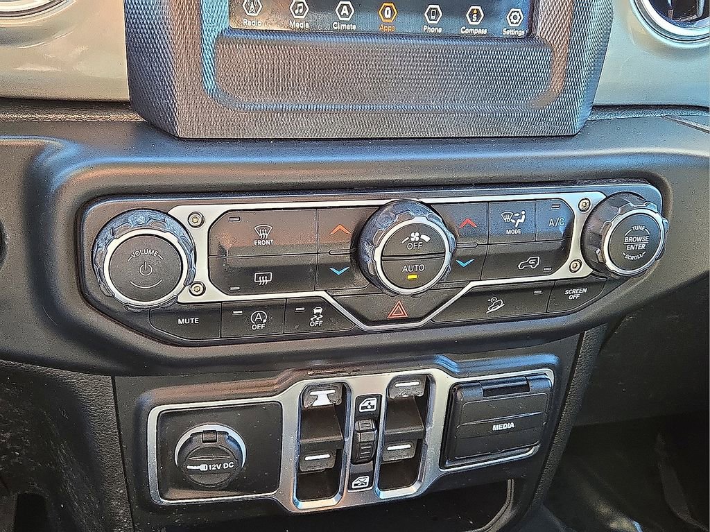 Used 2020 Jeep Wrangler Unlimited Sahara image 27