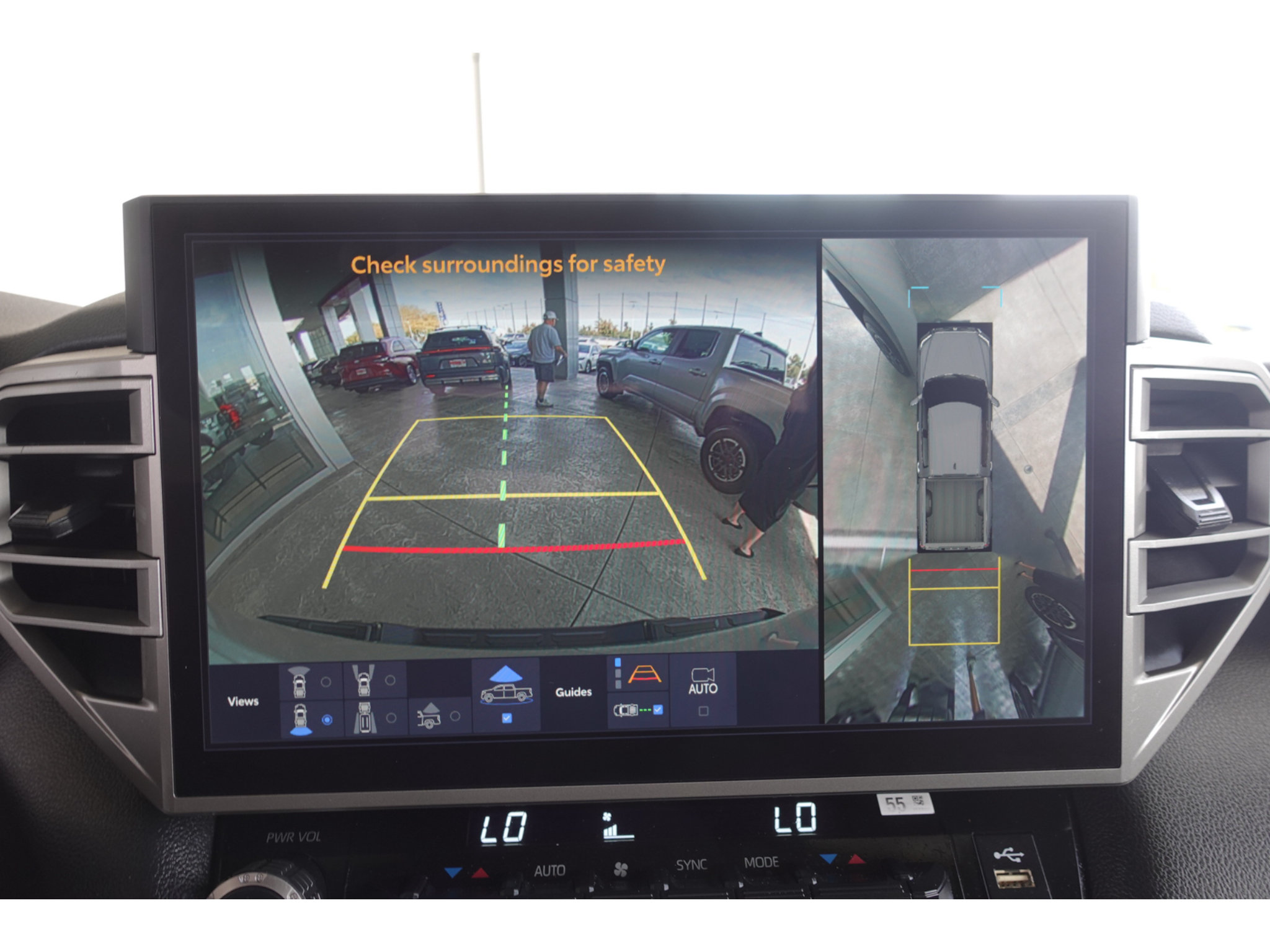Used 2025 Toyota Tundra Limited AWD/4WD image 21