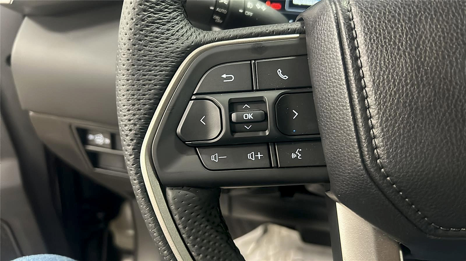 New 2026 Toyota Tundra Limited AWD/4WD image 8