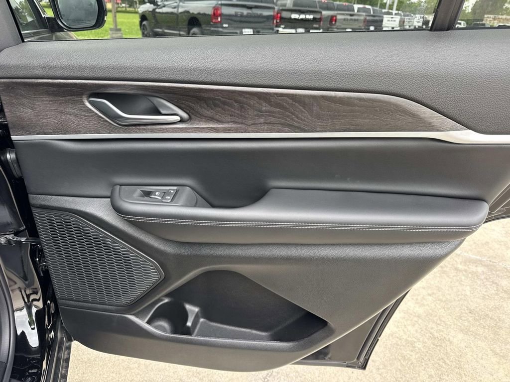 New 2026 Jeep Grand Cherokee L 2WD image 20