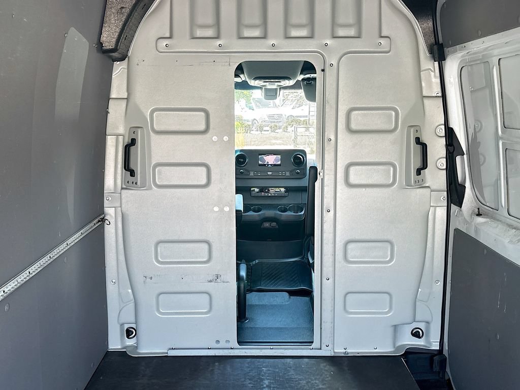 Used 2023 Mercedes-Benz Sprinter 2500 image 15