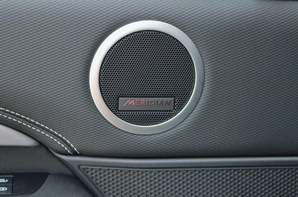Certified 2024 Land Rover Discovery Dynamic SE AWD/4WD image 11