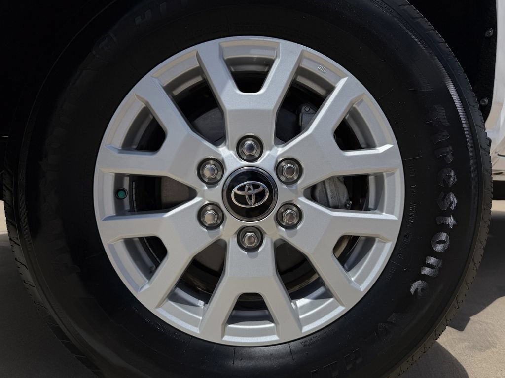 Used 2024 Toyota Tacoma SR5 AWD/4WD image 9