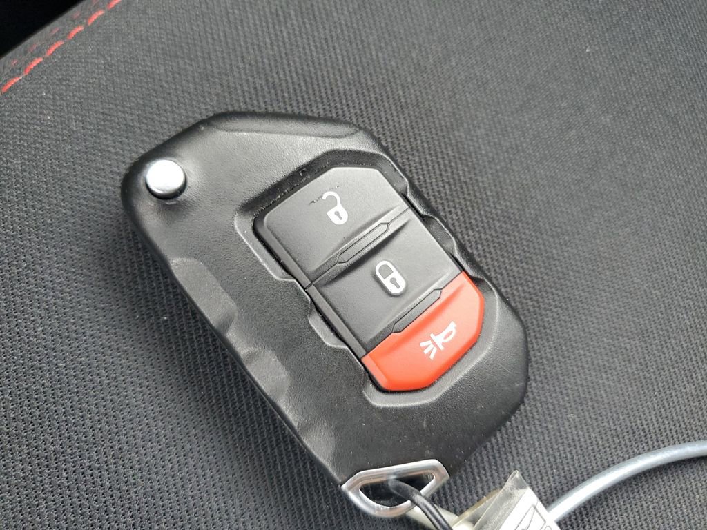 Used 2022 Jeep Wrangler Unlimited Rubicon AWD/4WD image 25