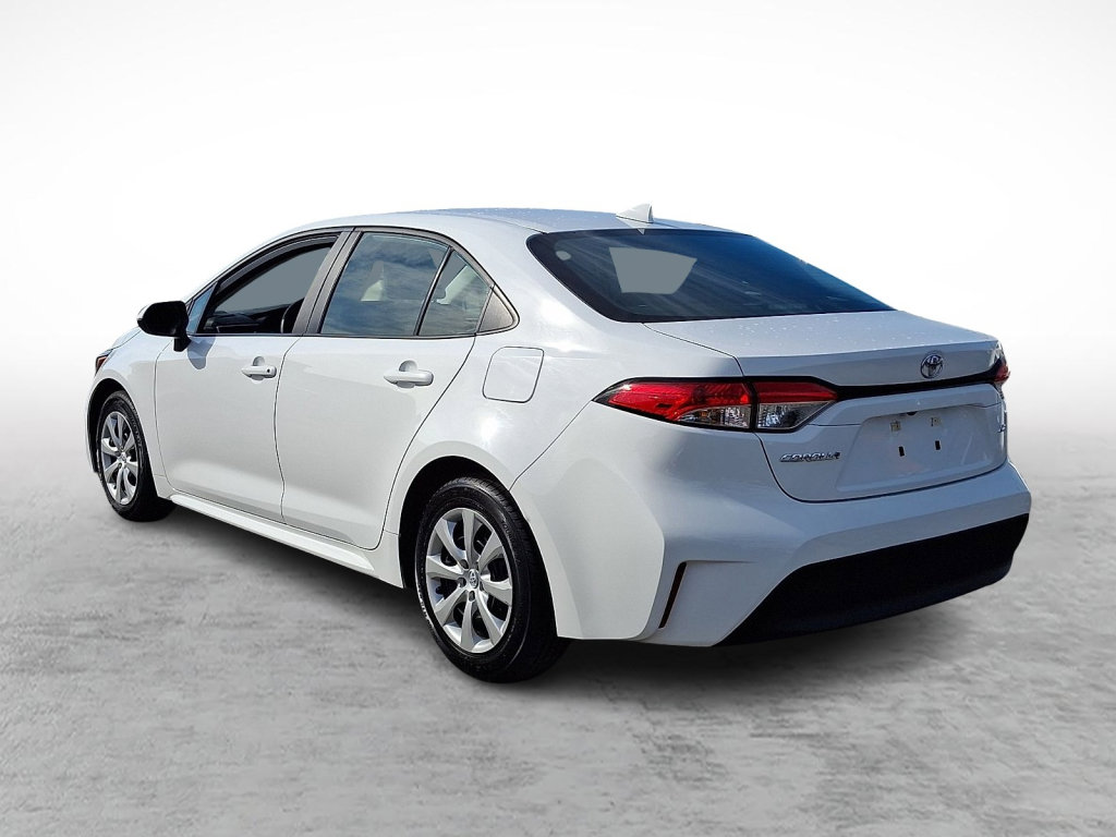 Used 2024 Toyota Corolla LE image 3
