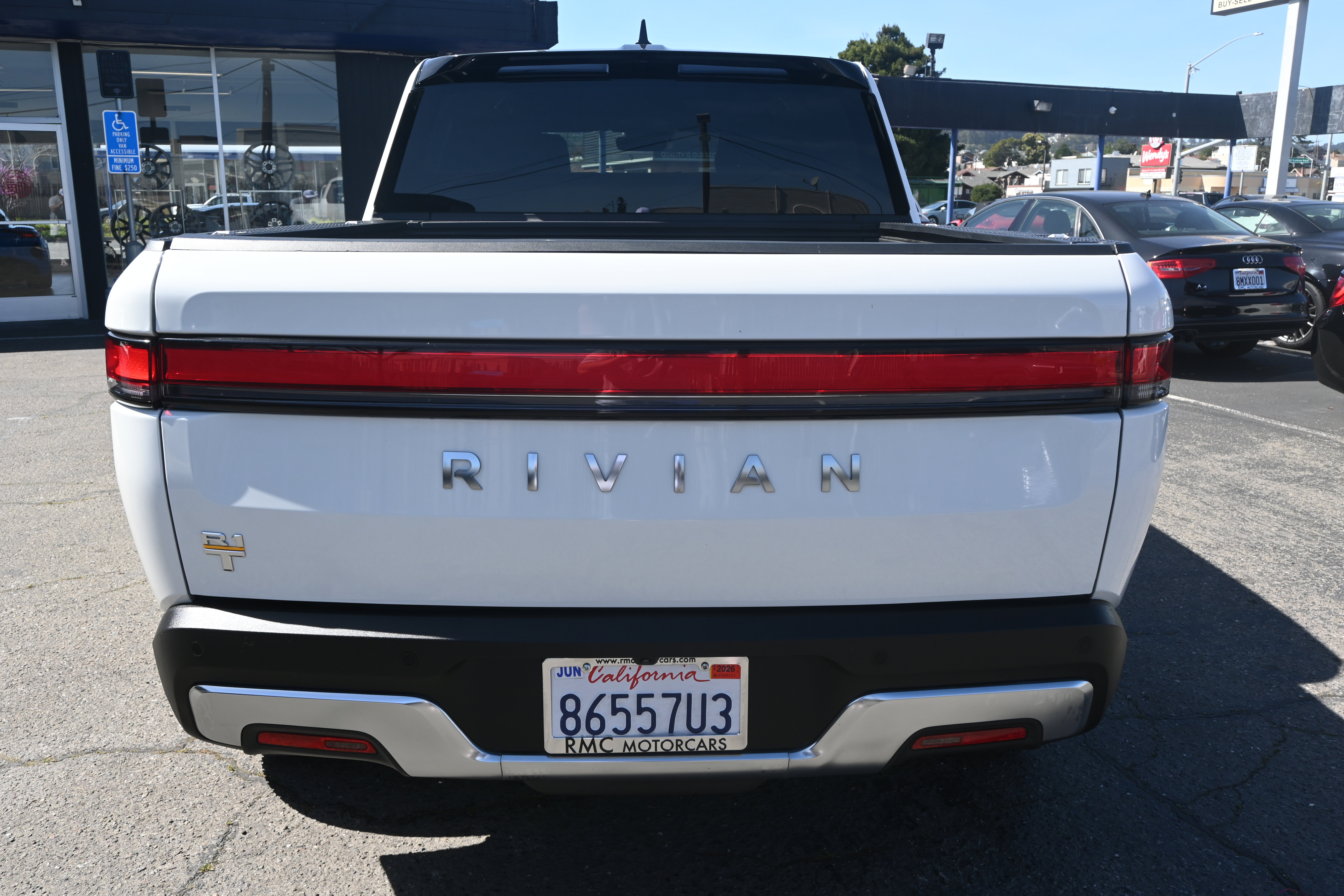 Used 2023 Rivian R1T Adventure image 12