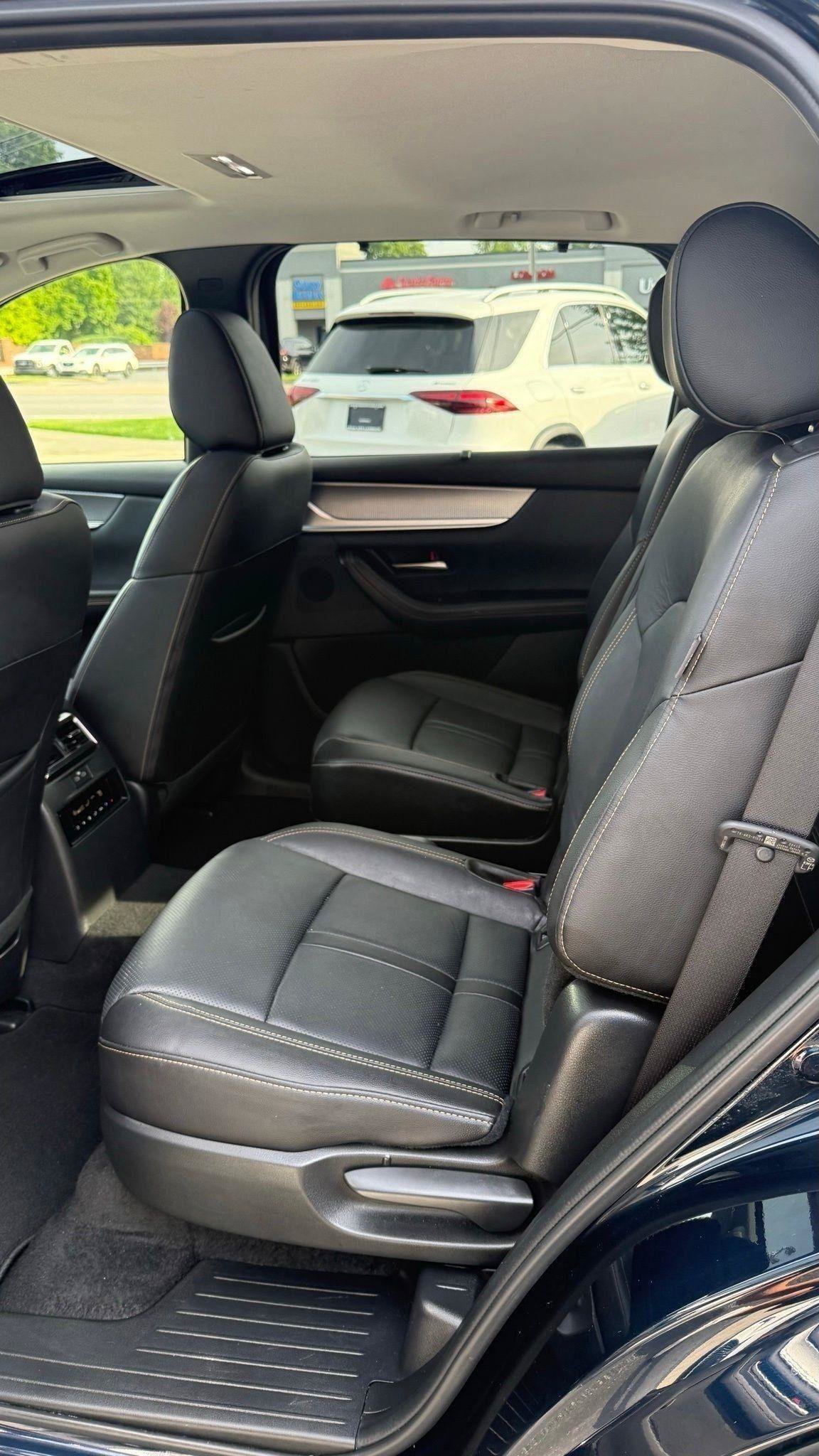 Used 2025 MAZDA CX-90 3.3 Turbo w/ Preferred Package AWD/4WD image 34