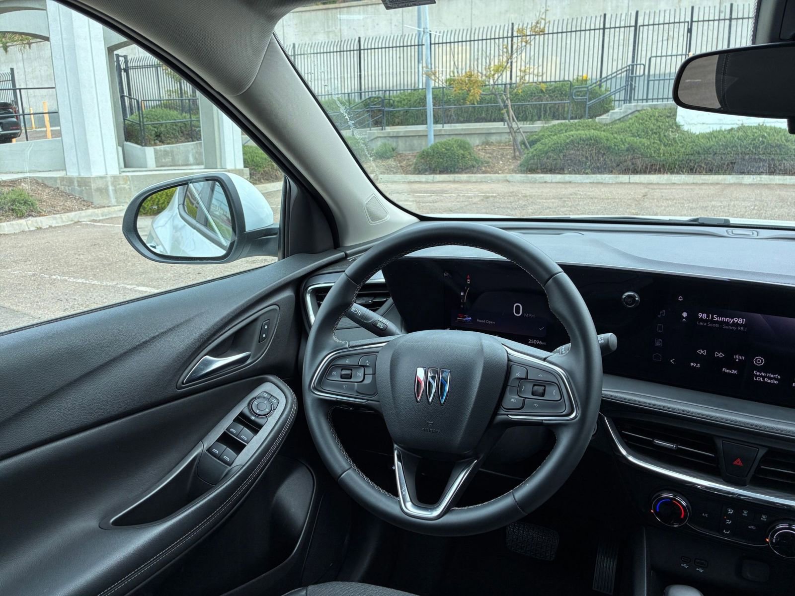 Used 2025 Buick Encore GX Preferred image 33