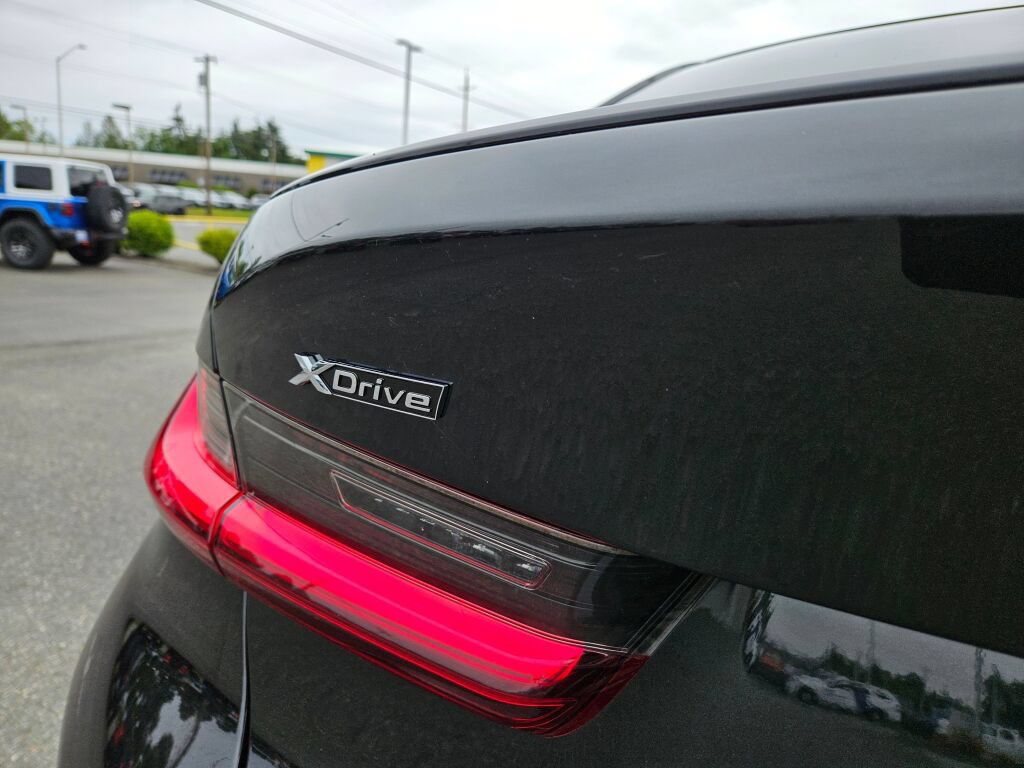 Used 2023 BMW 330e xDrive w/ M Sport Package AWD/4WD image 9